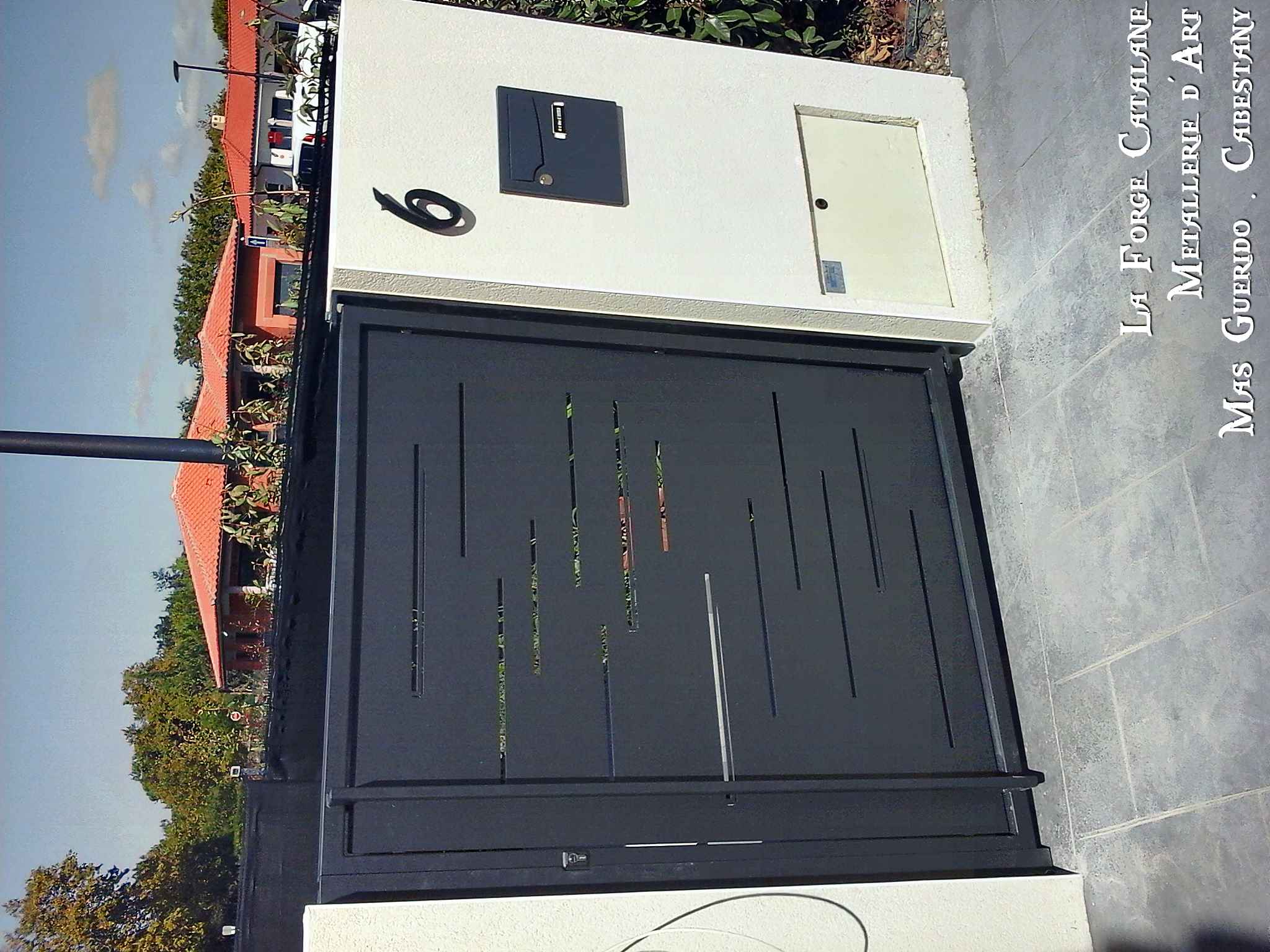 portillon numero maison decoupe laser trait horizontaux forge catalane 2.jpg